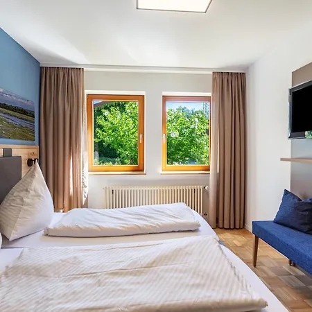 Pappelhof Landurlaub Mit Panoramablick - Motorradunterkunft Fahrradunterkunft